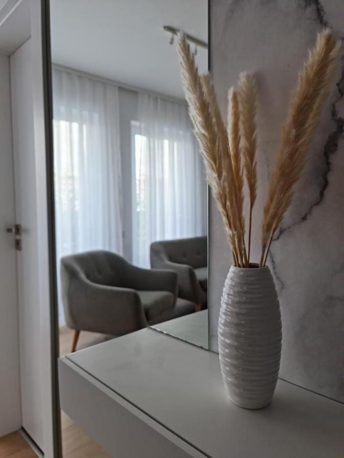 Sara Apartment Oradea Exteriér fotografie